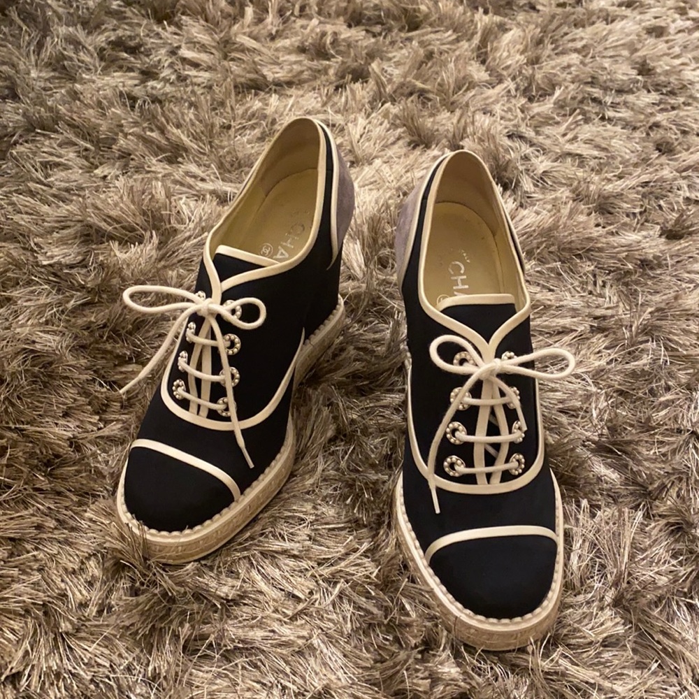 Chanel Lace Up Sneaker Wedges Navy/Grey (EU size 40) w original box